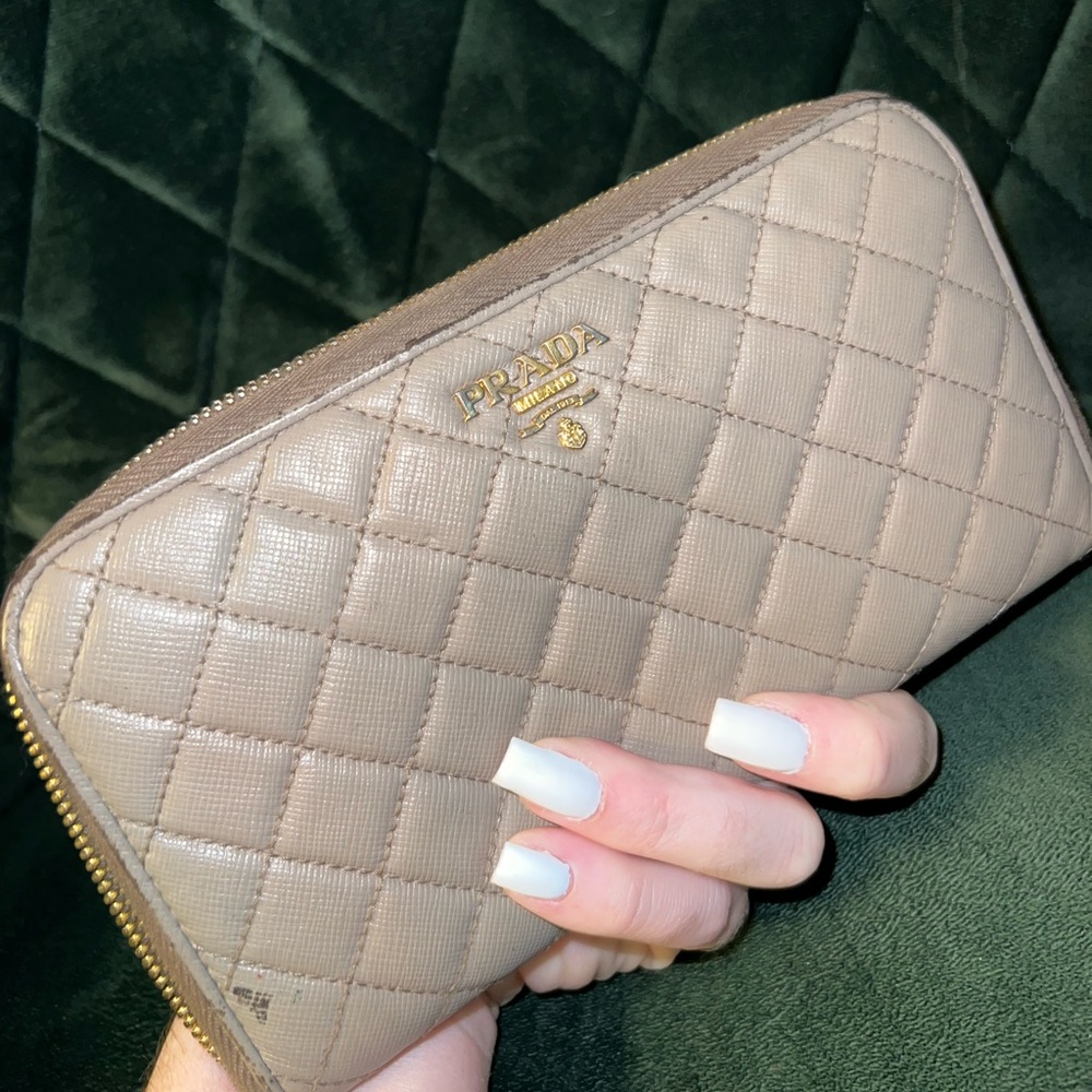 Prada Lux Leather Quilted Wallet - Grey